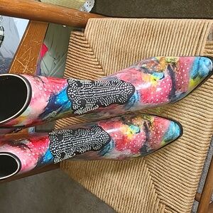 New woman's boss rain boots never worn size 10